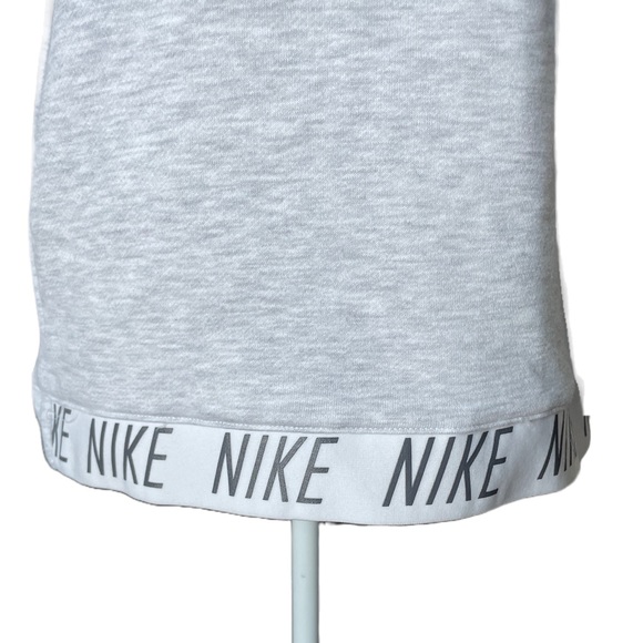 **HP** Nike Women’s Gray Dri-Fit High Neck Banded Sweatshirt - Picture 5 of 9